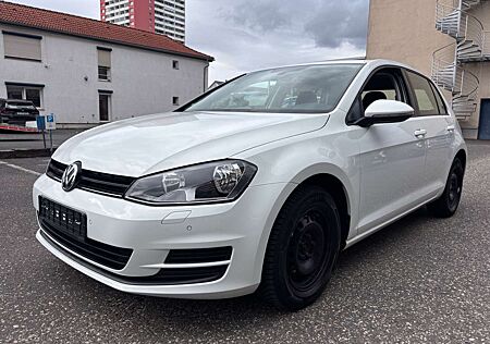 VW Golf Volkswagen VII Lim. Trendline BMT