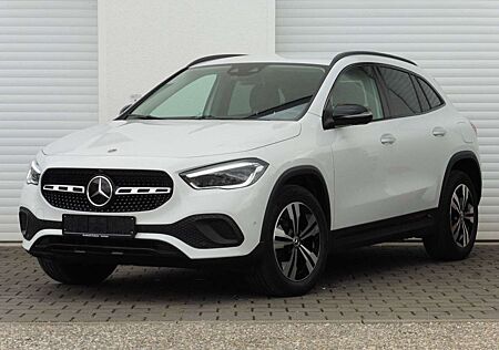 Mercedes-Benz GLA 200 d DCT WIDE MBeam 360° Distronic STHZG 18