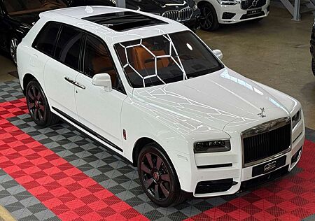 Rolls-Royce Cullinan Mandarin TV Bespoke HUD 360° Panorama