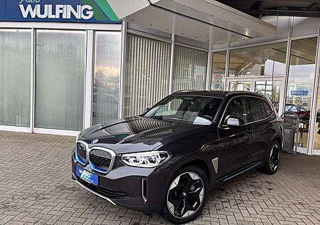 BMW X3 Impressive AHK Panorama ACC LEDER HEAD-UP
