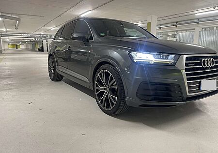 Audi Q7 3.0 TDI quattro 7-Sitzer Keyless Voll Matrix Pano