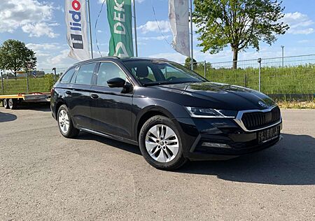 Skoda Octavia Combi/ AHK/ Keyless/ Virtual/ Columbus