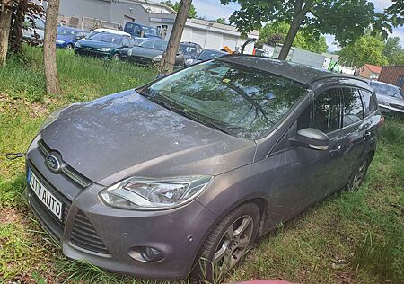 Ford Focus Turnier 1.0 EcoBoost Champions /Motorschaden