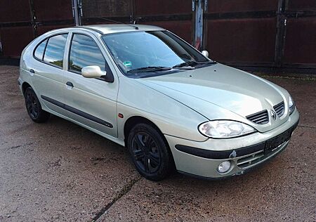 Renault Megane 1.4 Expression AU/HU 07/2027