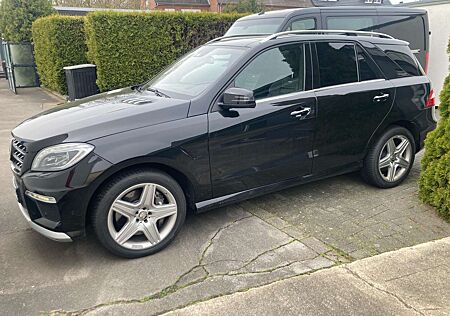 Mercedes-Benz ML 63 AMG Motor 20000km mit Rechnung DB