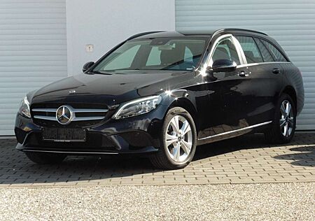 Mercedes-Benz C 220 d 4MATIC 9G MBeam Comand Distronic Kamera