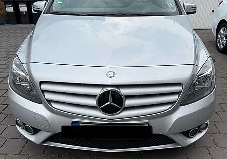 Mercedes-Benz B 220 CDI (BlueEFFICIENCY) 7G-DCT