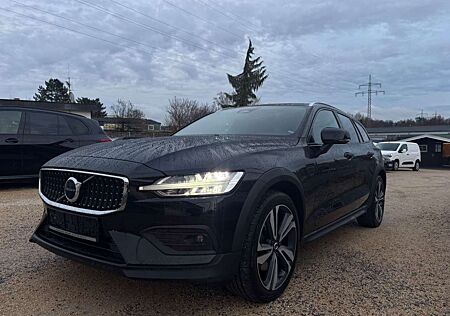 Volvo V60 Cross Country Plus AWD,I-Hand, 23437€Netto