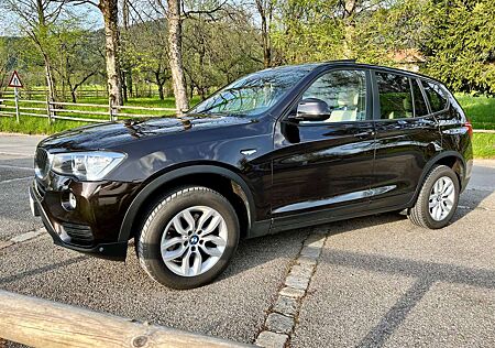 BMW X3 xDrive20d Euro 6, Leder Panorama AHK CarPlay