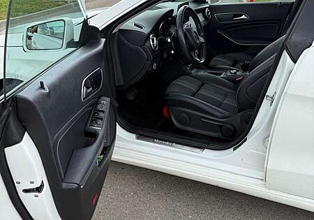 Mercedes-Benz CLA 200 d 4Matic 7G-DCT AMG Line