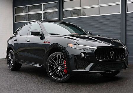Maserati Levante 3.8 V8 Trofeo 4WD/ACC/4xSHZ/LUFT/360/R22