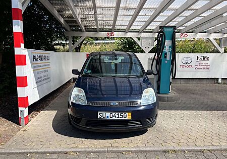 Ford Fiesta 1.3 Ambiente mit frischem TÜV