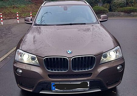 BMW X3 xDrive20d Leder AHK Groß NAVI