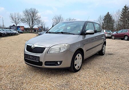 Skoda Fabia Ambiente 1.6 Aut.*Climatic*SZH*WR*PDC*TÜV*