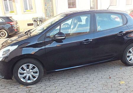 Peugeot 208 PureTech 82 Style 1Hd scheckheftgeoflegt