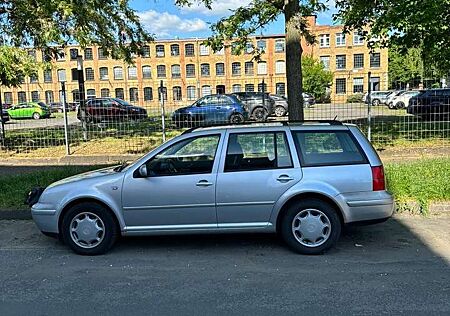 VW Bora Volkswagen Variant 1.6 Edition