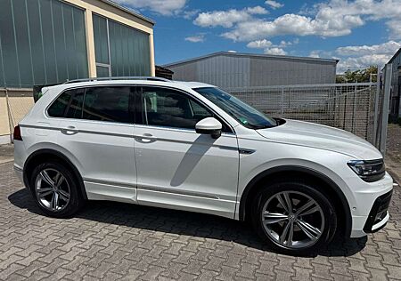 VW Tiguan Volkswagen 2.0 TDI Highline 4Mot.R-LINE°AHK°DSG°LED°
