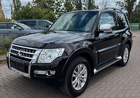 Mitsubishi Pajero 3.2 DI-D Top AHK Tüv und Inspektion NEU