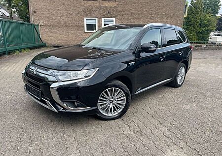 Mitsubishi Outlander 2.4 PLUG-IN HYBRID 4WD*Leder/Alcantara