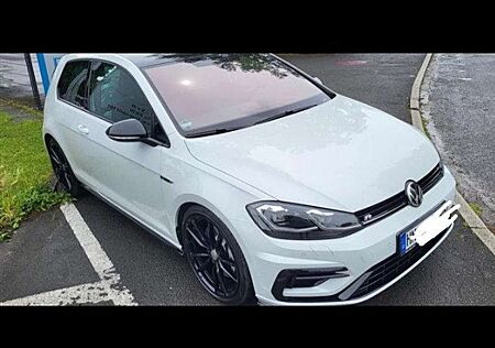 VW Golf Volkswagen R 4Motion (BlueMotion Technology) DSG