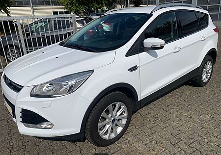 Ford Kuga Titanium 4x4 Autom-Nav-AHK-Tüv/Oel/ZR neu-66Tkm