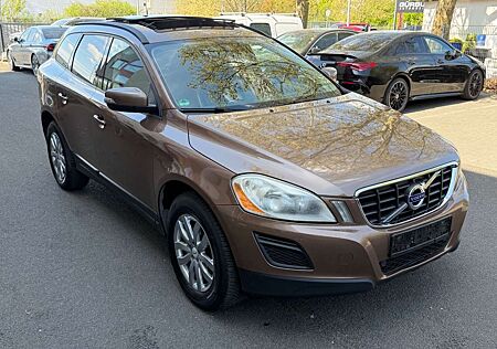 Volvo XC 60 XC60 XC60 Kinetic 2WD~LEDER~PANO~EU5