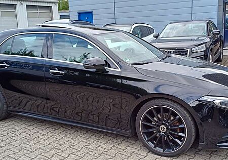 Mercedes-Benz A 200 AMG 7Gang-VOLLAUSSTATTUNG+Pano+Standhzg+HeadUp+19"