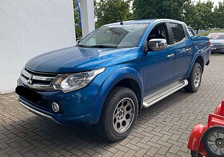Mitsubishi L200 2.4 DI-D Plus Doppelkabine 4WD AHK Kamera