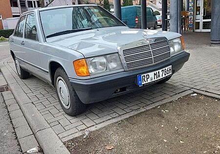 Mercedes-Benz 190 E