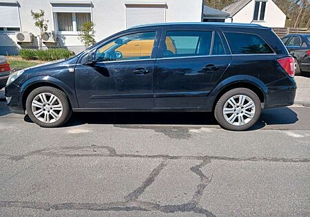 Opel Astra H Caravan Innovation XENON FULL SERVICE