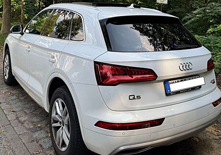 Audi Q5 Sport 40 TDI quattro S tronic