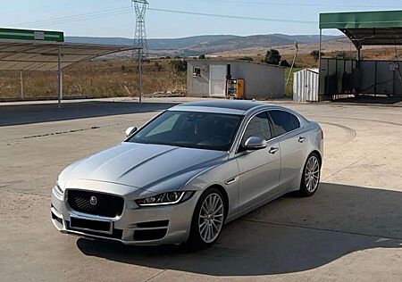 Jaguar XE 20d Aut. Portfolio