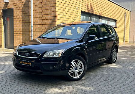 Ford Focus Turnier Ghia/AUTOMATIK/KLIMAAUTO/SHZ/PDC//