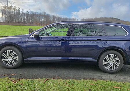 VW Passat Variant Volkswagen 2.0 TDI SCR DSG Trendline