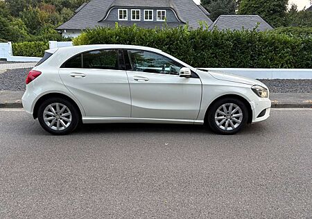 Mercedes-Benz A 180 A 180CDI-STYLE-SPORTSITZE-SH-XENON-PDC-NAVI VOR