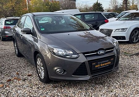 Ford Focus Lim. Titanium*Garantie*TÜV+Service*