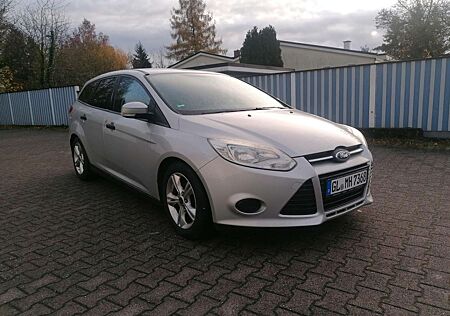 Ford Focus Turnier 1.0 ZR HU Inspek. neu Topzustand!