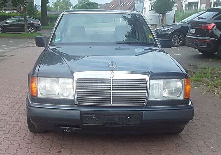 Mercedes-Benz 230 E
