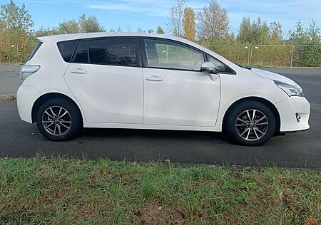 Toyota Verso 1.6 7-Sitzer Life