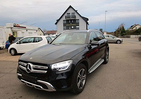 Mercedes-Benz GLC 300 d 4Matic*LEDER*LED*PANORAMA*AHK*