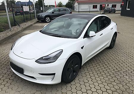 Tesla Model 3 RWD 60 kwH 208 kW (283 PS), Automatik, Heckantrieb
