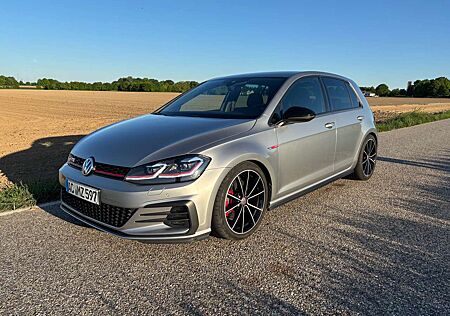 VW Golf GTI Volkswagen Golf VII 5-Türer (BlueMotion Technology) DSG