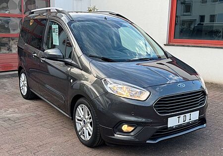 Ford Tourneo Courier Titanium SR + WR