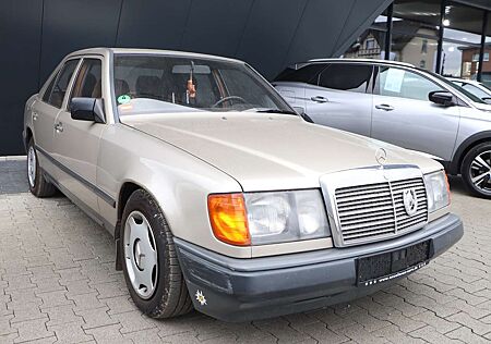 Mercedes-Benz E 200 W124 LIMO AUTOMATIK / 1.HAND / SCHECKHEFT