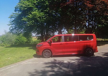Ford Tourneo Custom 320 L2H1 VA Autm. Titanium