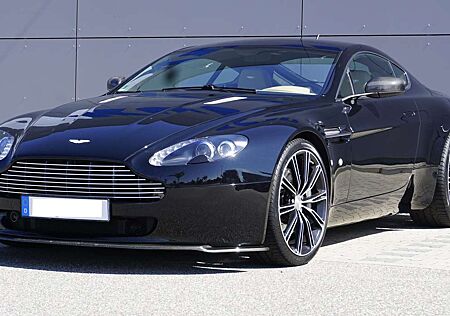 Aston Martin V8 Vantage - Handschalter - 405PS