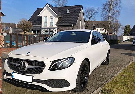 Mercedes-Benz E 200 4Matic 9G-TRONIC
