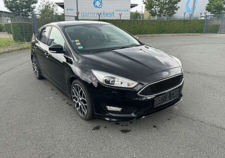 Ford Focus Titanium Zahnriemen&Inspektion&TÜV NEU NAVI TOP