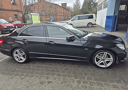 Mercedes-Benz E 250 CDI DPF BlueEFFICIENCY Automatik Elegance