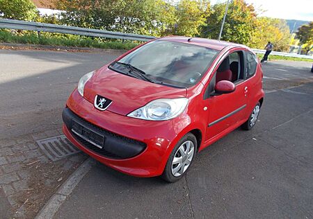 Peugeot 107 3-Türer 70 Petit Filou, Euro 4,Klima,1Hand